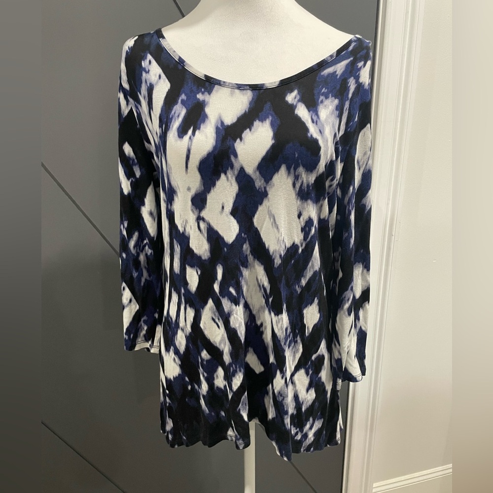 Willi Smith Women's Abstract Black and White Long Sleeve Top